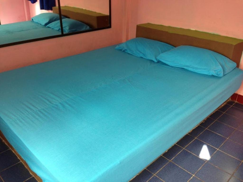 Nora Guesthouse Chumphon Værelse billede