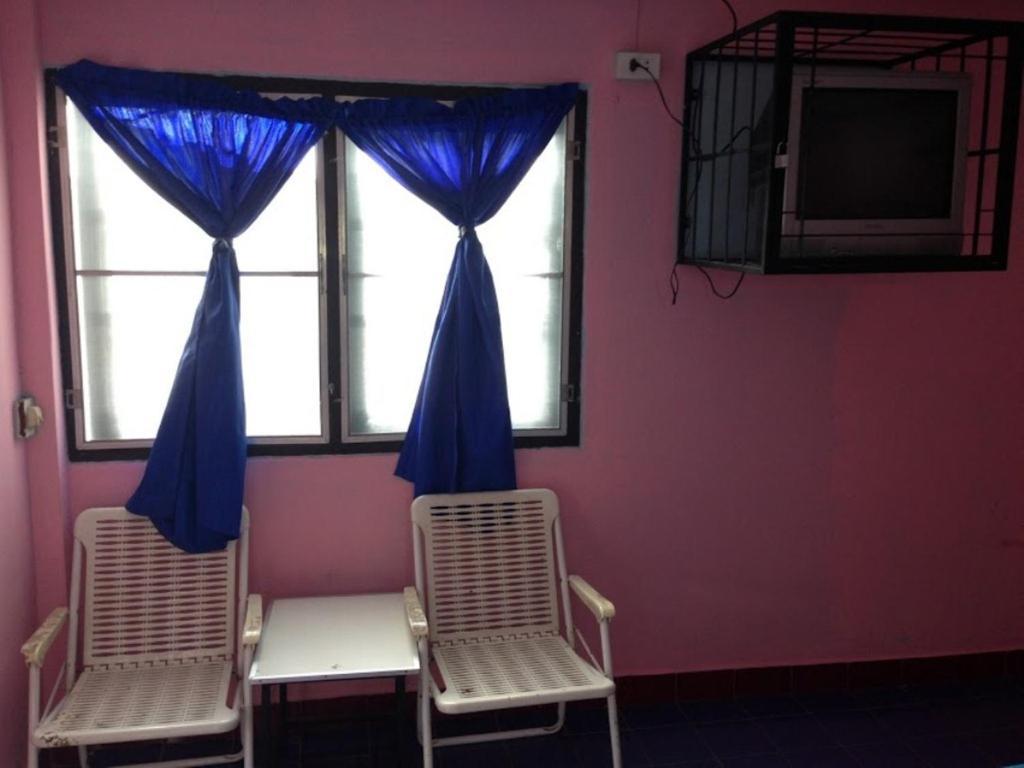 Nora Guesthouse Chumphon Værelse billede