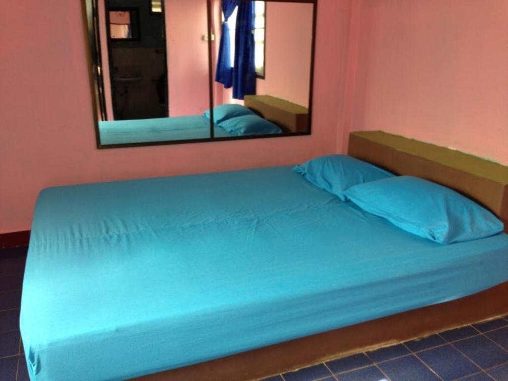 Nora Guesthouse Chumphon Værelse billede